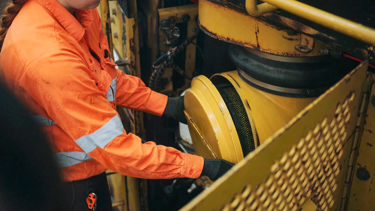 Inspection and maintenance process for heavy machinery for mining and construction