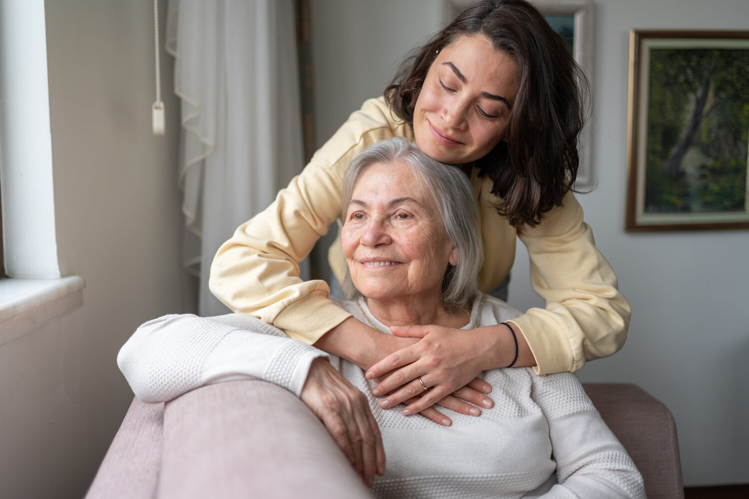 elderly-woman-with-her-friend-after-mental-support